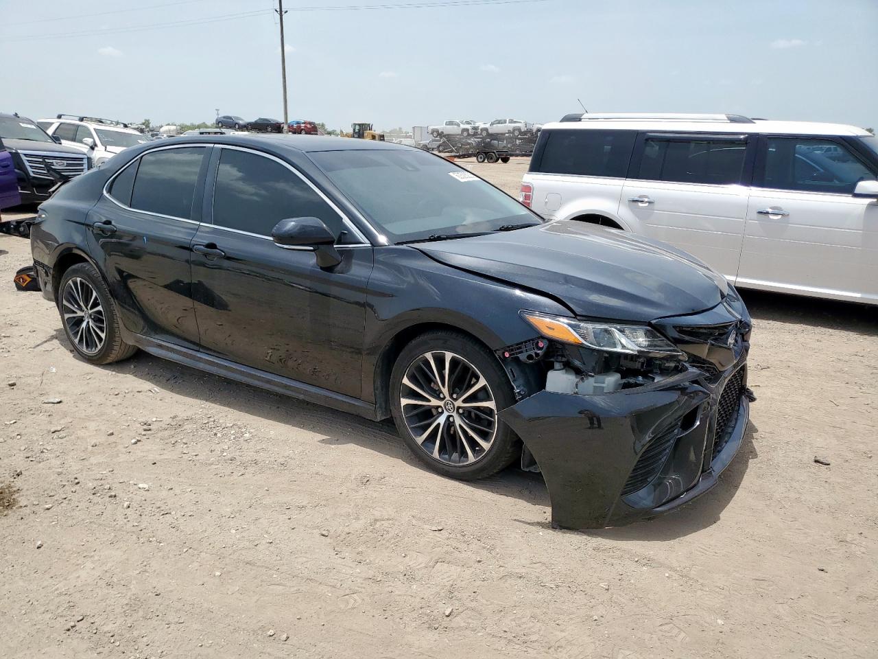 4T1B11HK8JU104825 TOYOTA CAMRY 2018