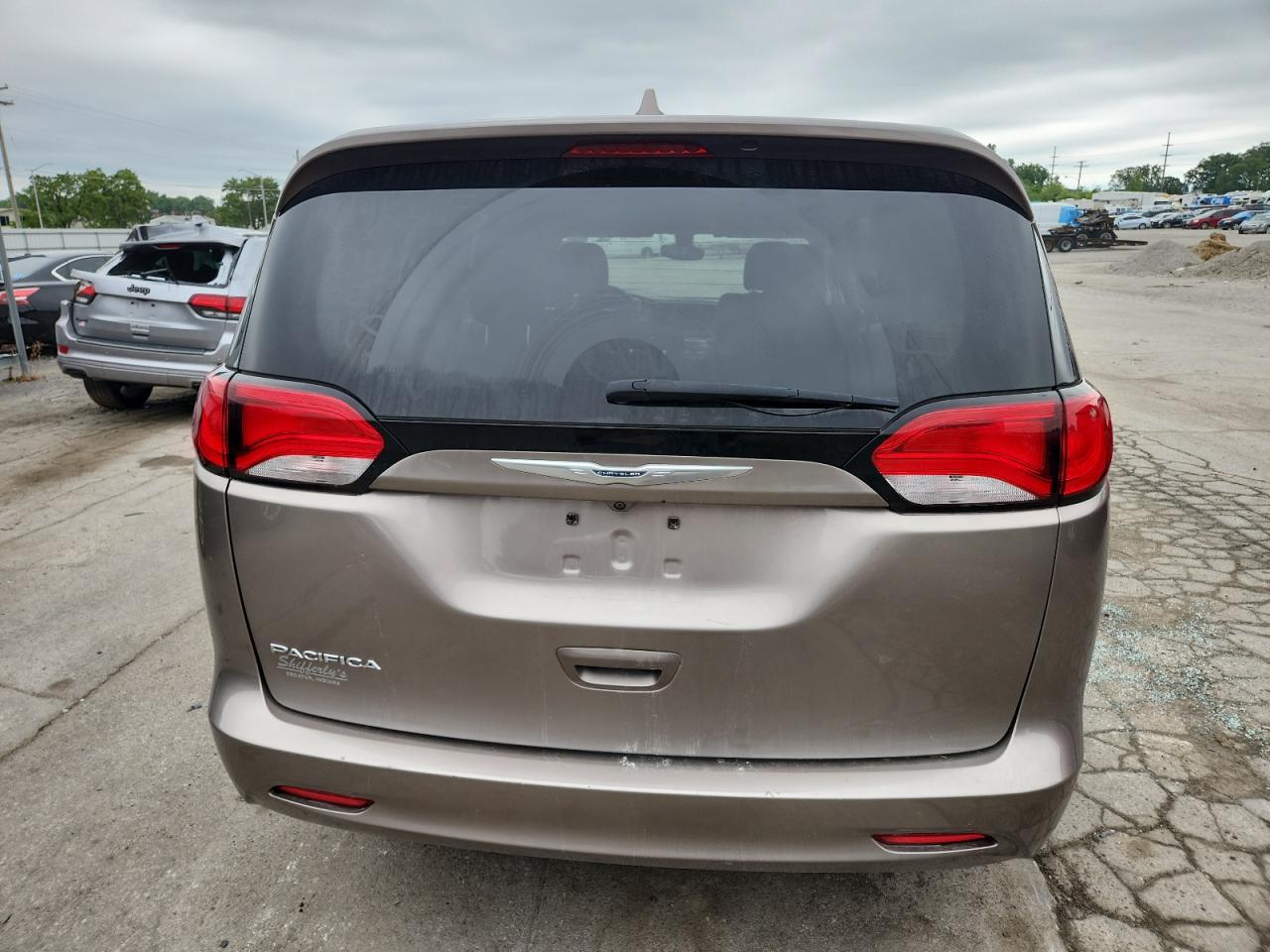 2017 Chrysler Pacifica Touring VIN: 2C4RC1DG8HR577890 Lot: 65434155