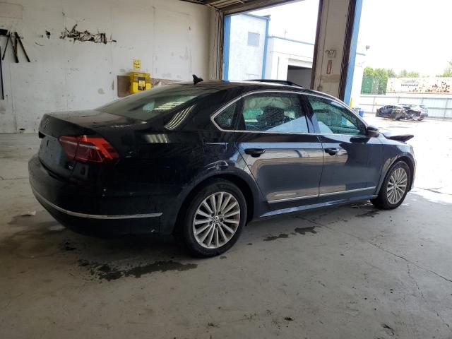  VOLKSWAGEN PASSAT 2017 Черный