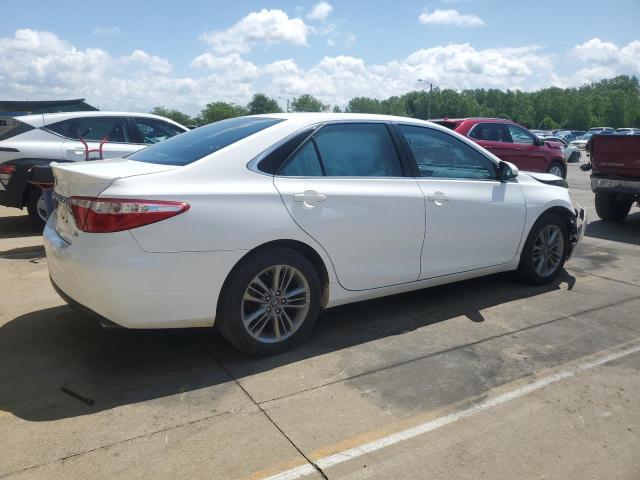 Sedans TOYOTA CAMRY 2017 Biały