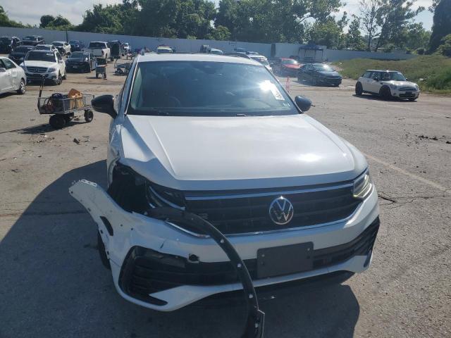  VOLKSWAGEN TIGUAN 2022 Белы