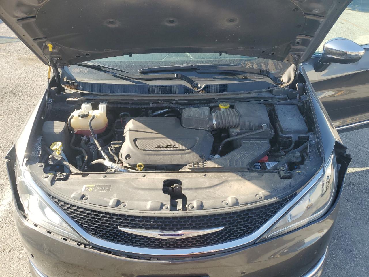 2019 Chrysler Pacifica Limited VIN: 2C4RC1GG3KR709182 Lot: 64110845