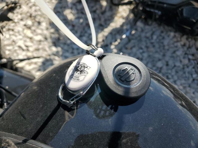  HARLEY-DAVIDSON FL 2018 Черный