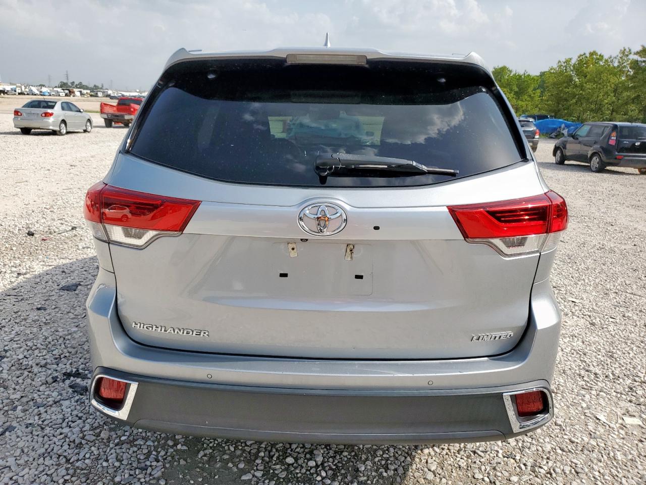 2017 Toyota Highlander Limited VIN: 5TDYZRFH7HS227057 Lot: 62647515