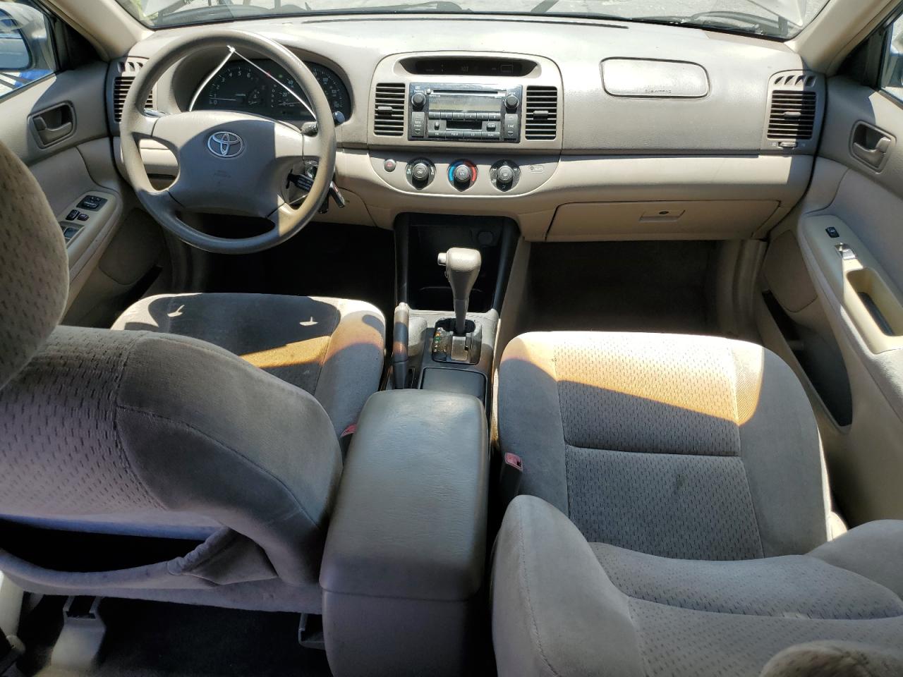 2004 Toyota Camry Le VIN: 4T1BF32K14U588248 Lot: 64058555