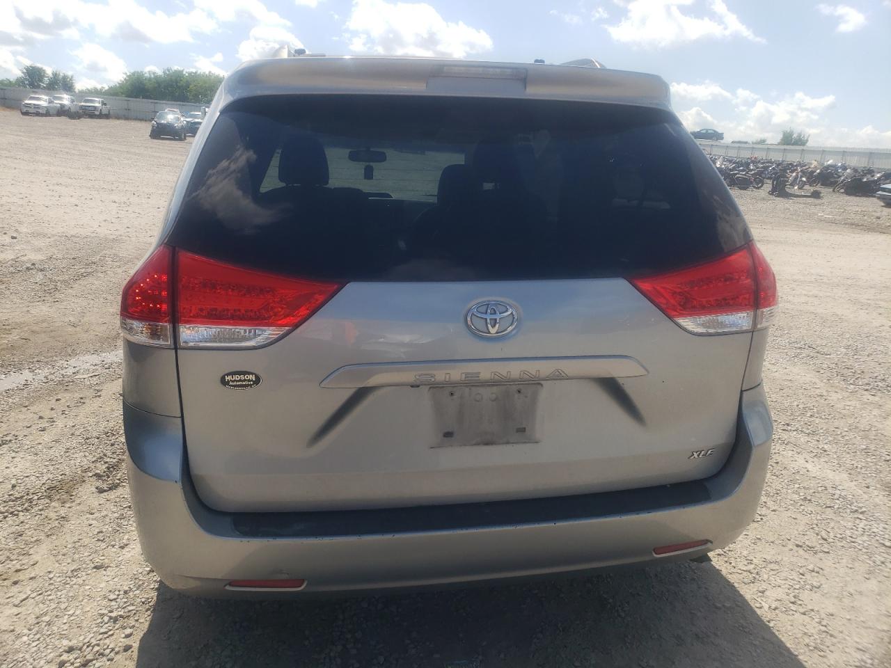 2011 Toyota Sienna Xle VIN: 5TDYK3DC1BS055138 Lot: 63000605