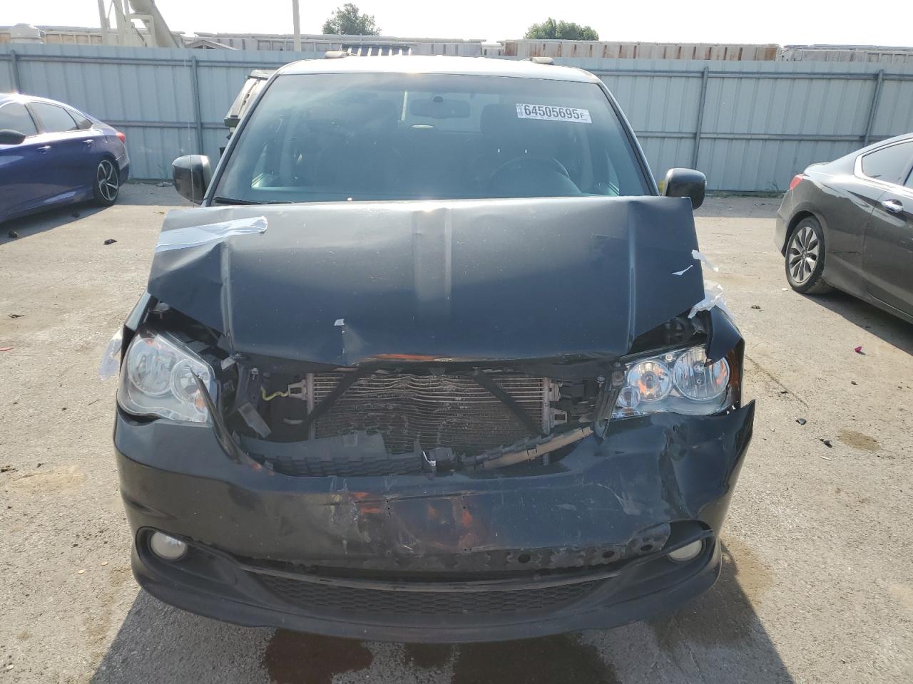 2017 Dodge Grand Caravan Sxt VIN: 2C4RDGCG2HR841896 Lot: 64505695