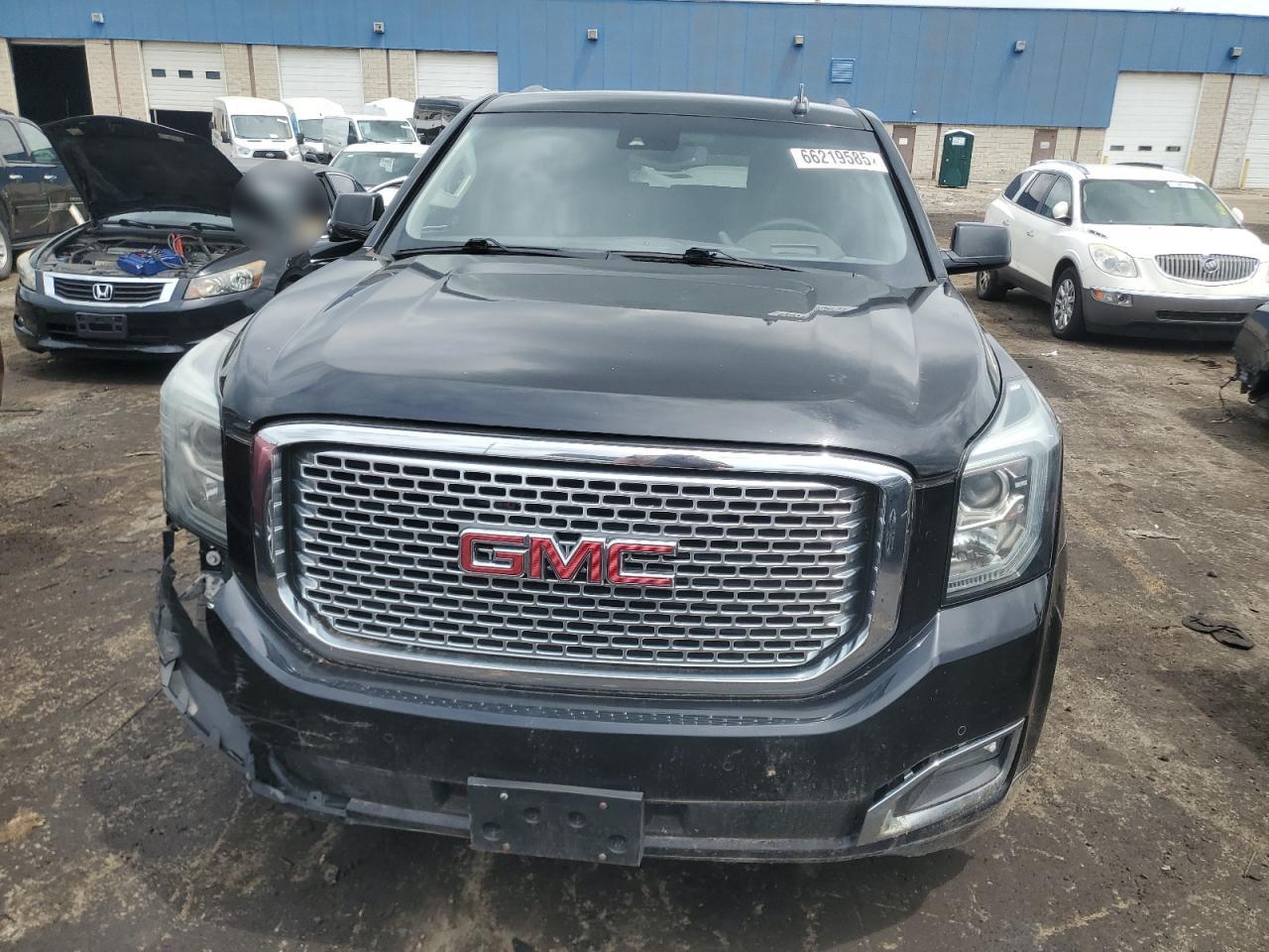 1gks2hkj7hr228712 1GKS2HKJ7HR228712 2017 GMC Yukon Xl Denali