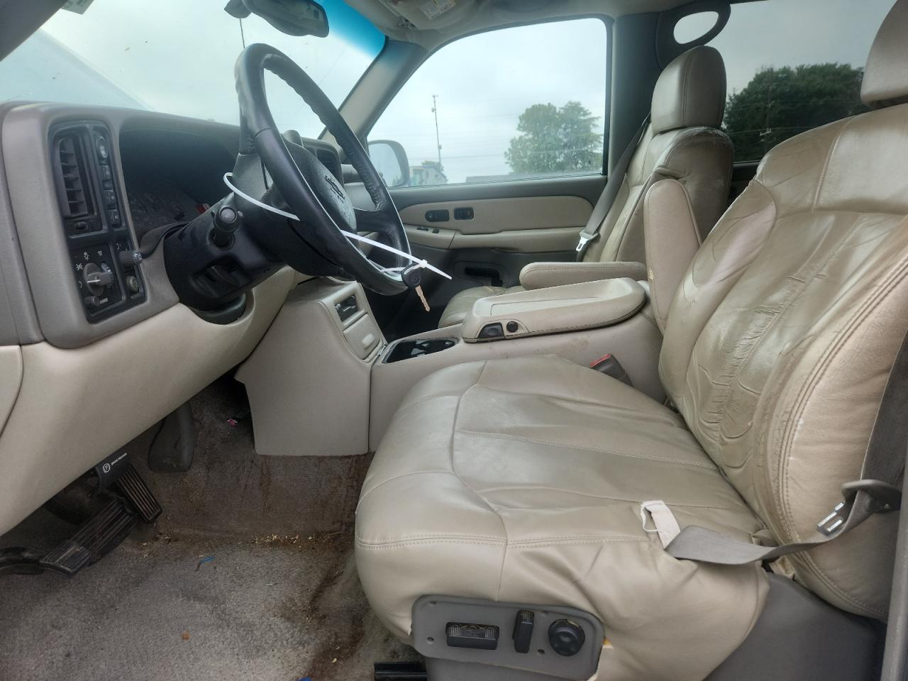 2001 Chevrolet Suburban K1500 VIN: 3GNFK16T61G226690 Lot: 63613175