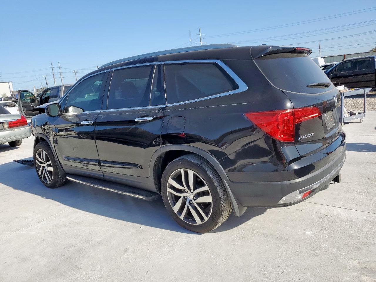 2017 Honda Pilot Elite black null gas 5FNYF6H00HB058907 photo #3
