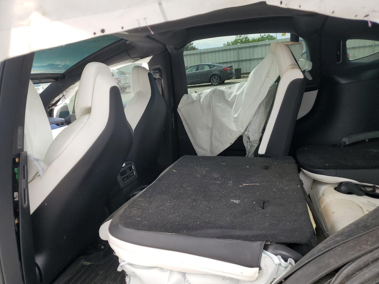 2018 Tesla Model X VIN: 5YJXCAE28JF103725 Lot: 63797385