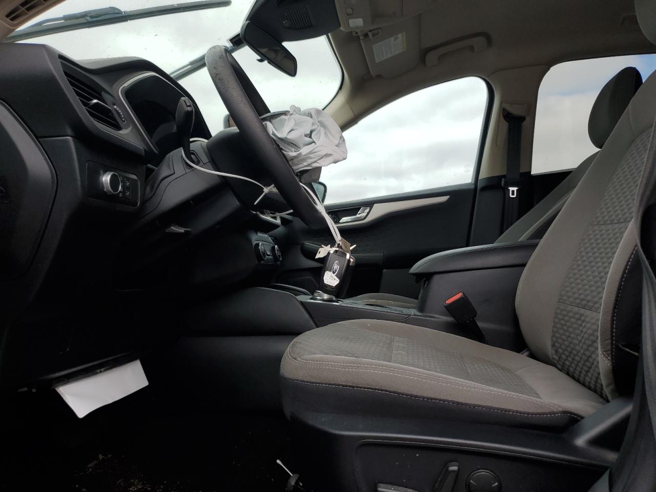 2020 Ford Escape Se VIN: 1FMCU0G61LUB11080 Lot: 65213605