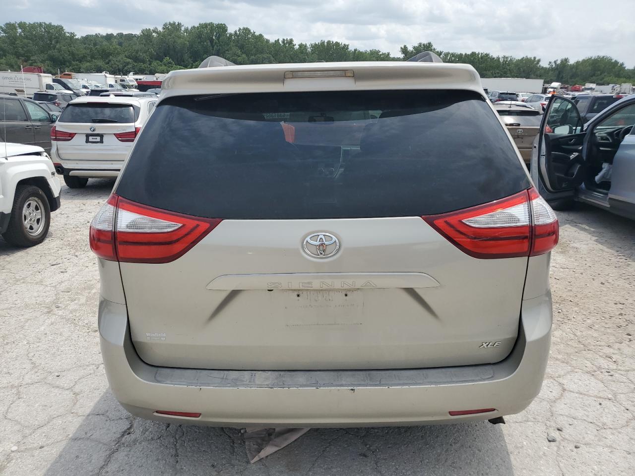 2016 Toyota Sienna Xle VIN: 5TDYK3DCXGS748717 Lot: 63813525