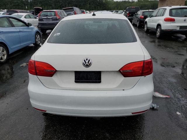 Sedans VOLKSWAGEN JETTA 2012 White