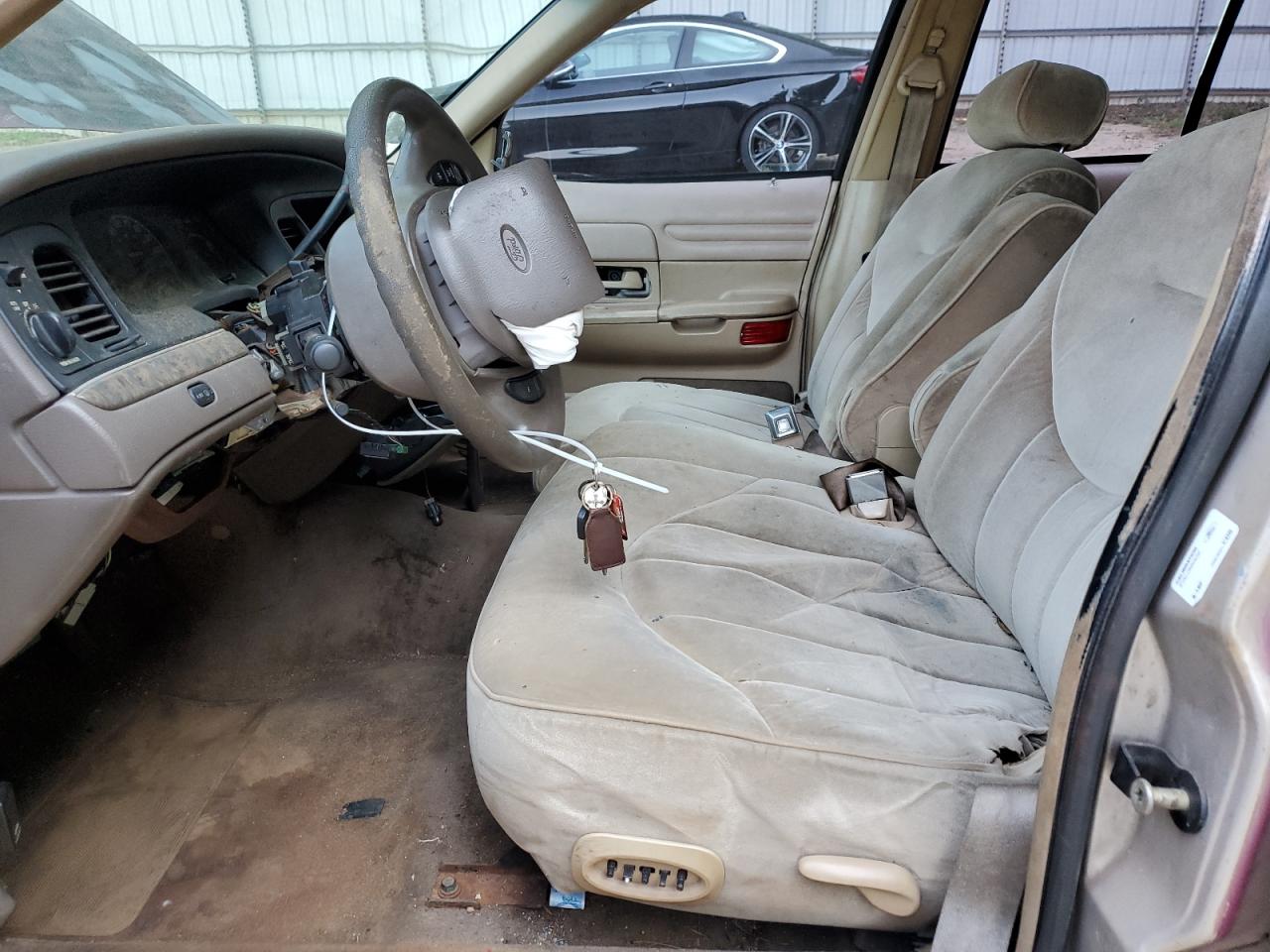 1998 Ford Crown Victoria VIN: 2FAFP73W9WX118160 Lot: 63574535