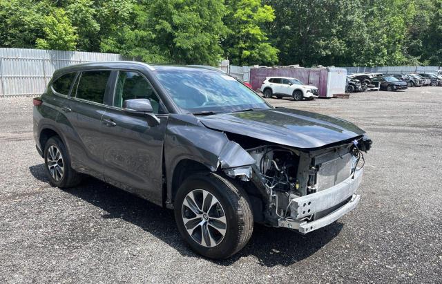  TOYOTA HIGHLANDER 2023 Серебристый