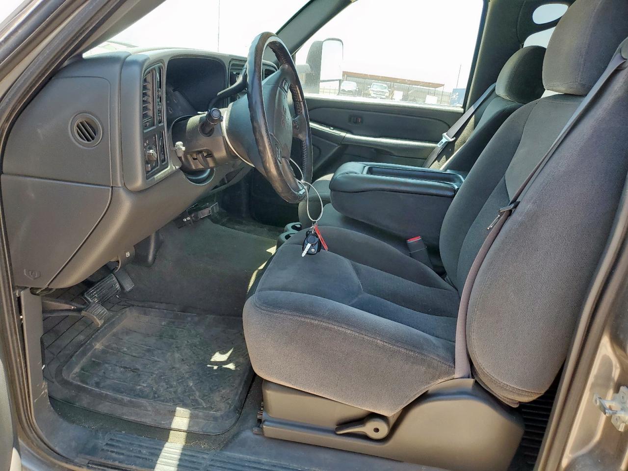 2006 GMC Sierra K2500 Heavy Duty VIN: 1GTHK23D56F247981 Lot: 64579855