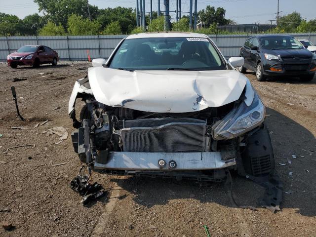 Sedans NISSAN ALTIMA 2016 Biały