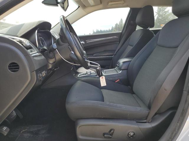  CHRYSLER 300 2019 Srebrny