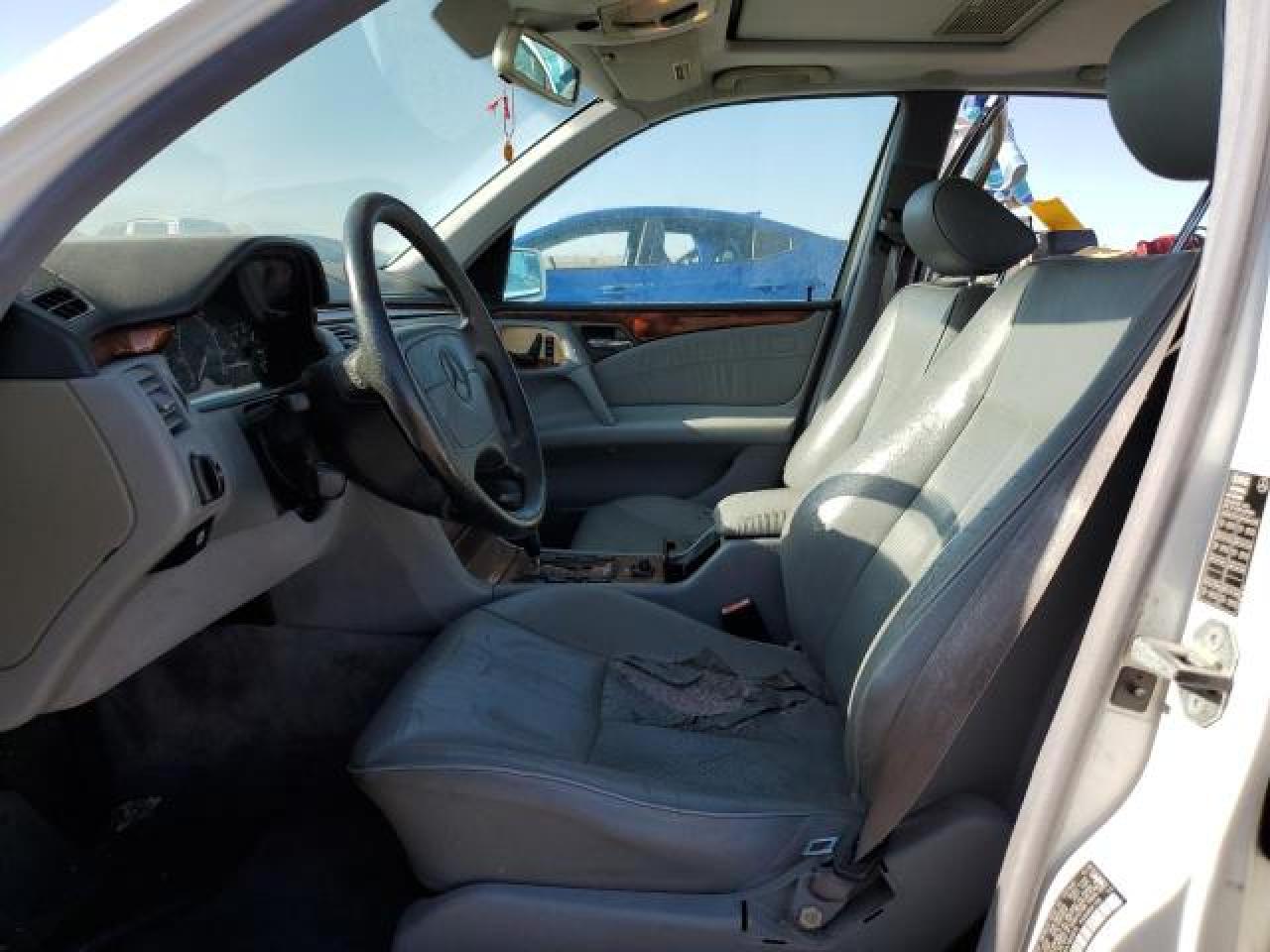 WDBJF65H3XA786979 1999 Mercedes-Benz E 320