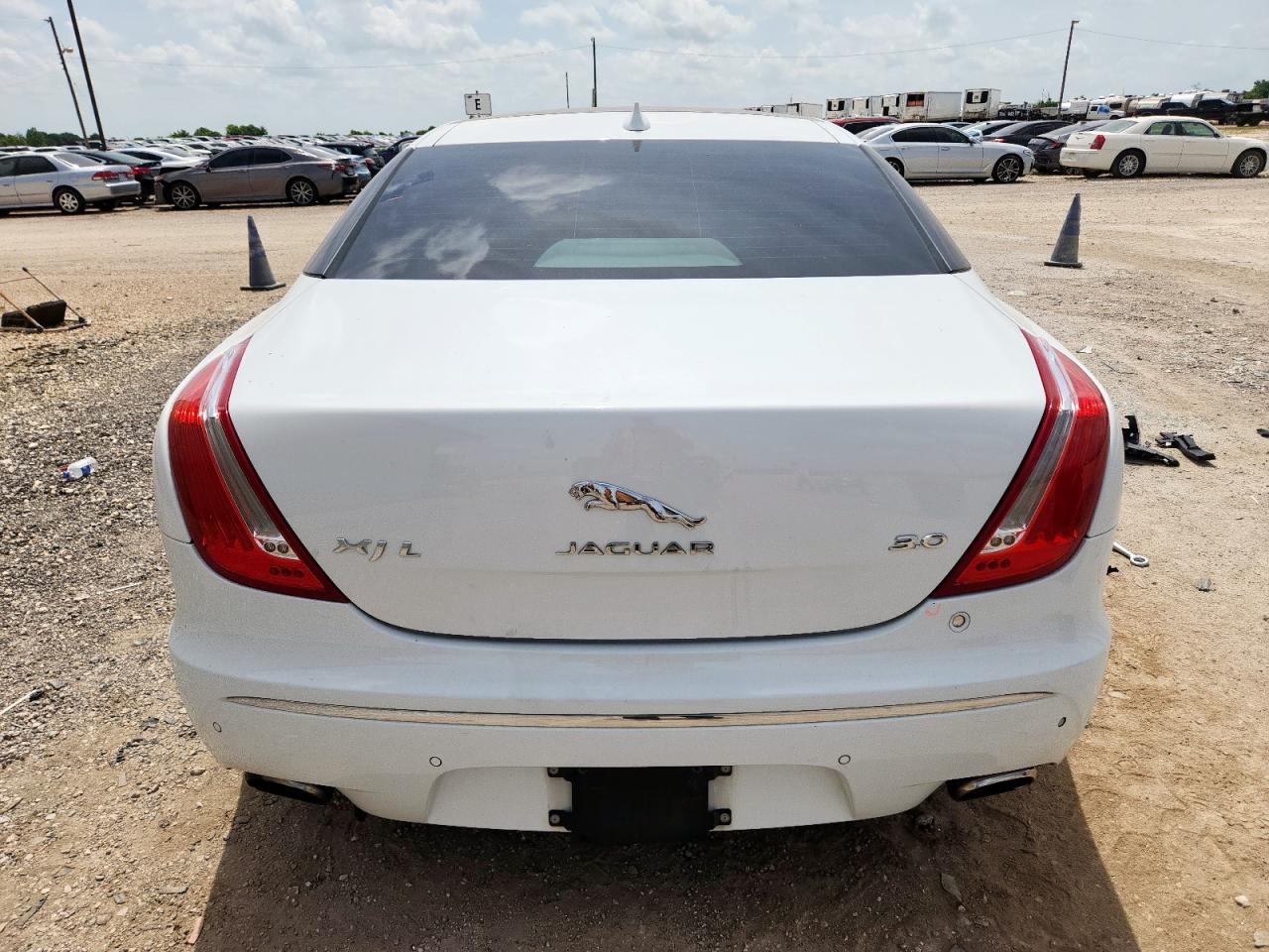2015 Jaguar Xjl Portfolio VIN: SAJWA2GZ7F8V82990 Lot: 63325535