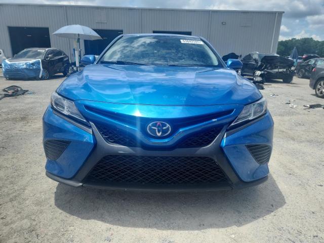  TOYOTA CAMRY 2018 Granatowy