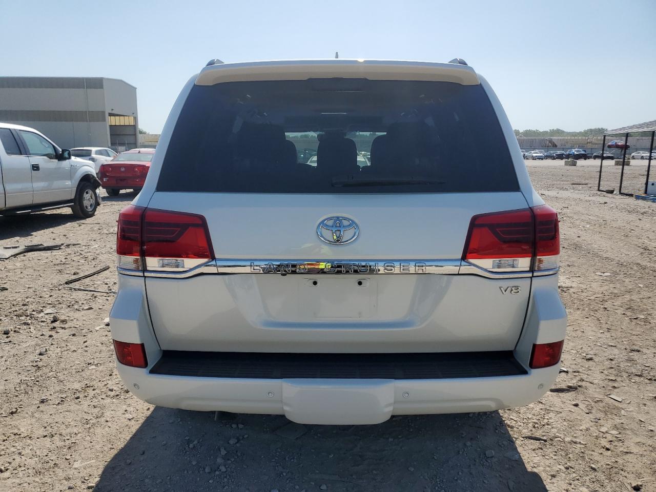 2016 Toyota Land Cruiser VIN: JTMCY7AJ6G4036588 Lot: 63081035