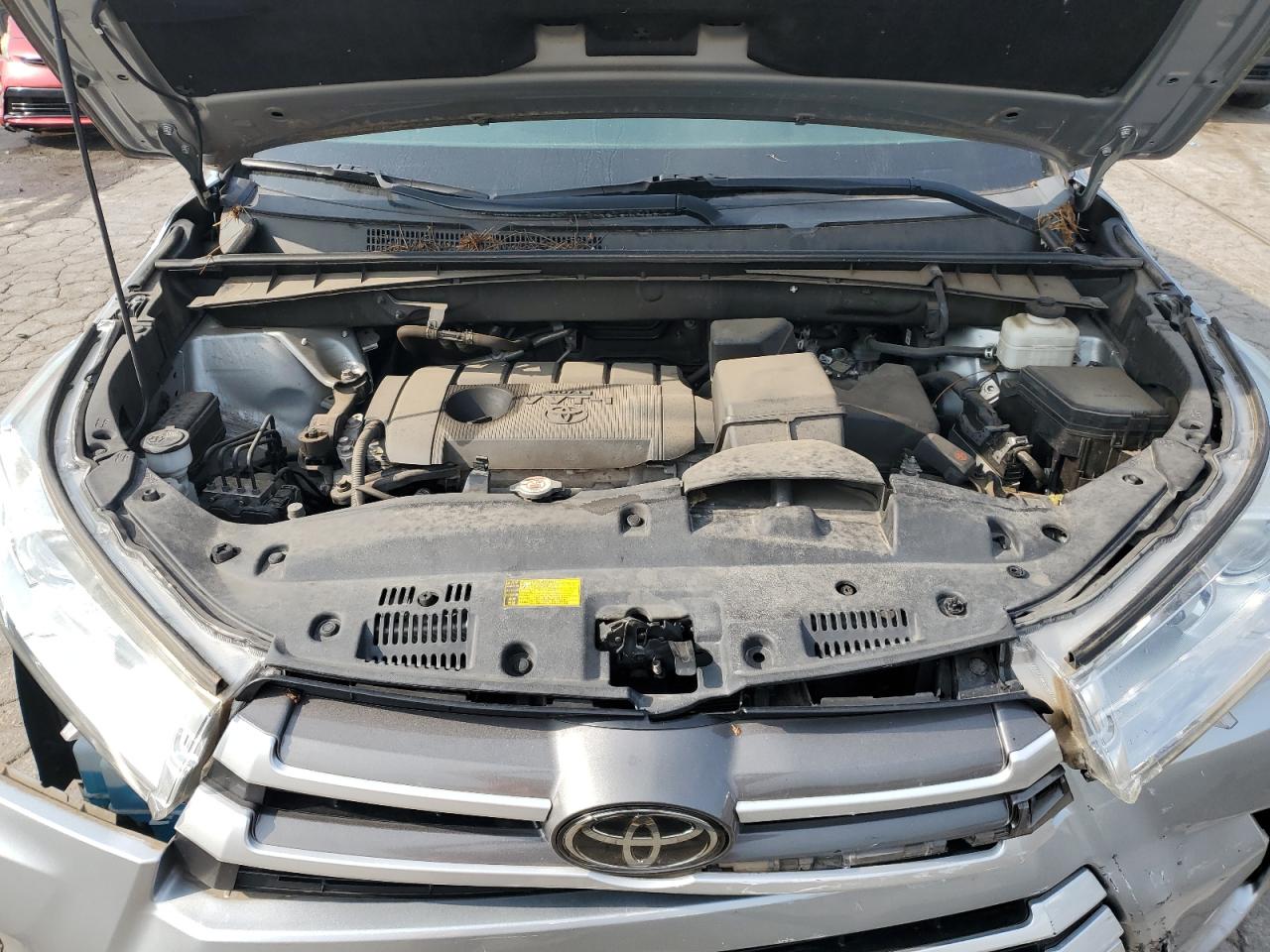 2018 Toyota Highlander Le VIN: 5TDZARFH5JS041051 Lot: 66553495