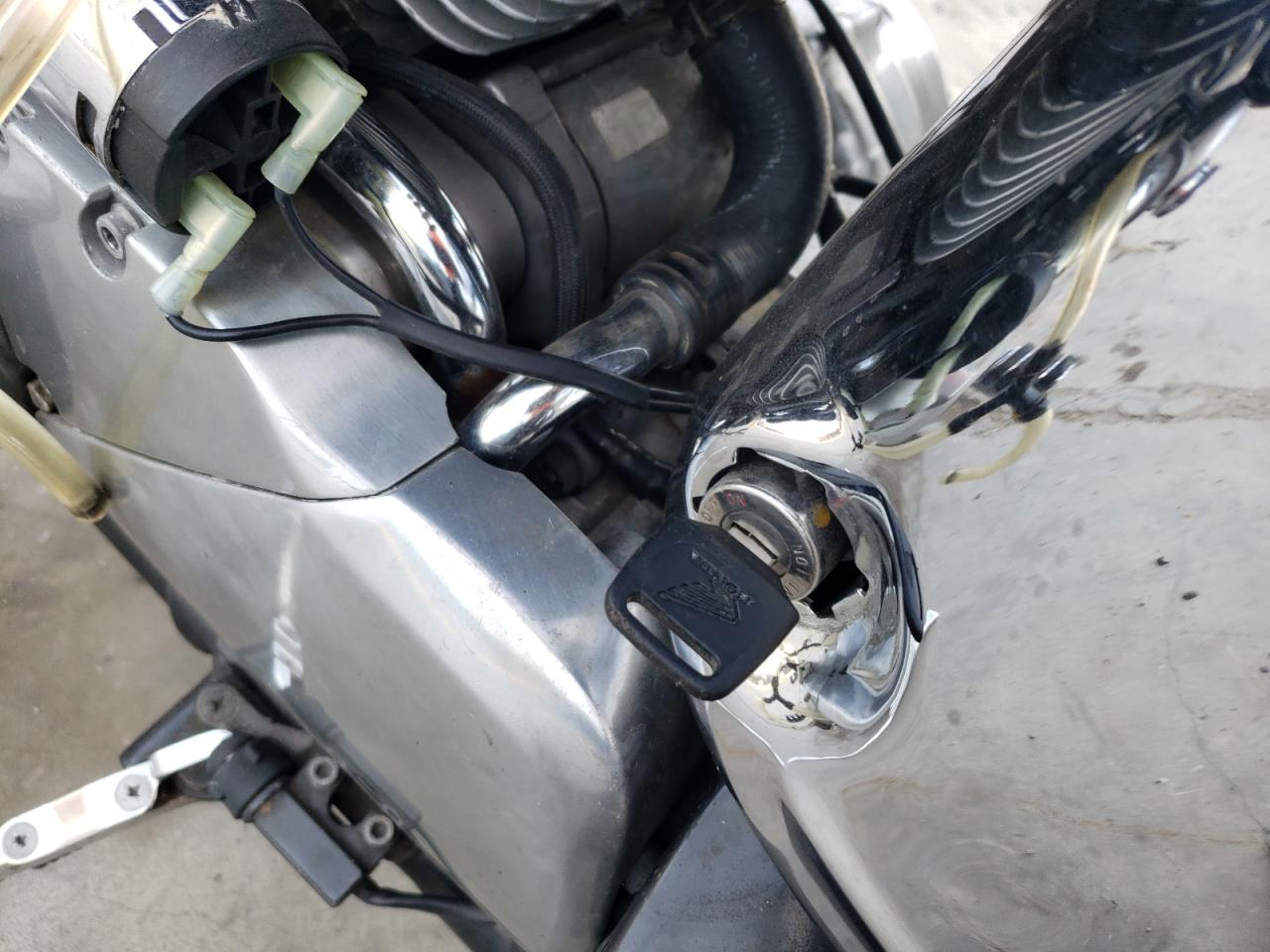 1996 Honda Vt1100 C VIN: 1HFSC1809TA000075 Lot: 65069185