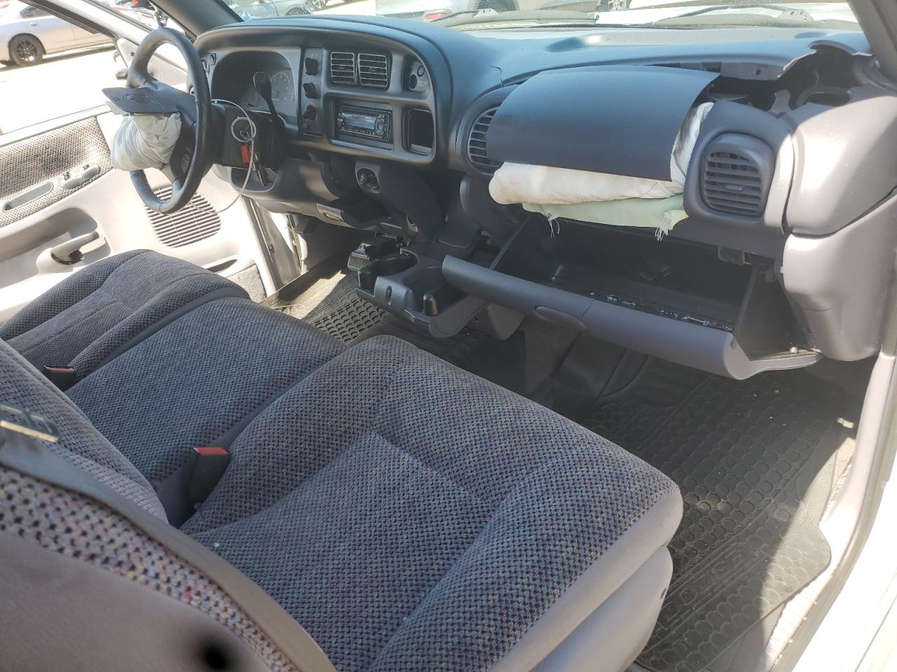 2000 Dodge Ram 1500 VIN: 3B7HC12Y0YG103591 Lot: 62678505