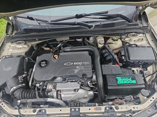 Sedans CHEVROLET MALIBU 2016 Złoty