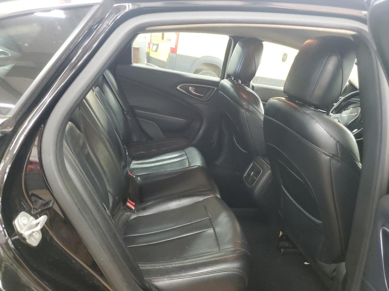 2015 Chrysler 200 C VIN: 1C3CCCCB9FN692715 Lot: 64561155