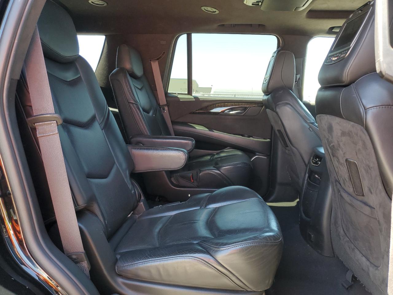 2015 Cadillac Escalade Platinum VIN: 1GYS4PKJ4FR643154 Lot: 65255935