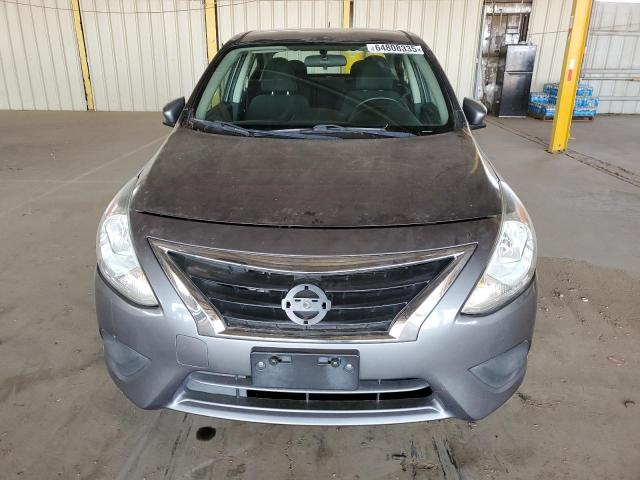  NISSAN VERSA 2018 Szary