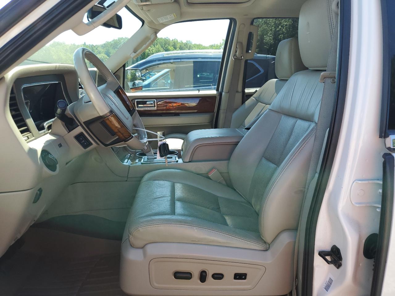 5lmjj2j5xdel01514 5LMJJ2J5XDEL01514 2013 Lincoln Navigator
