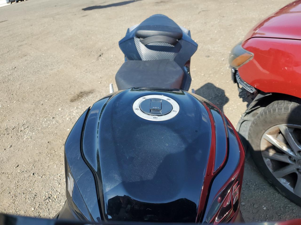 js1gr7ma8b2100817 JS1GR7MA8B2100817 2011 Suzuki Gsx750