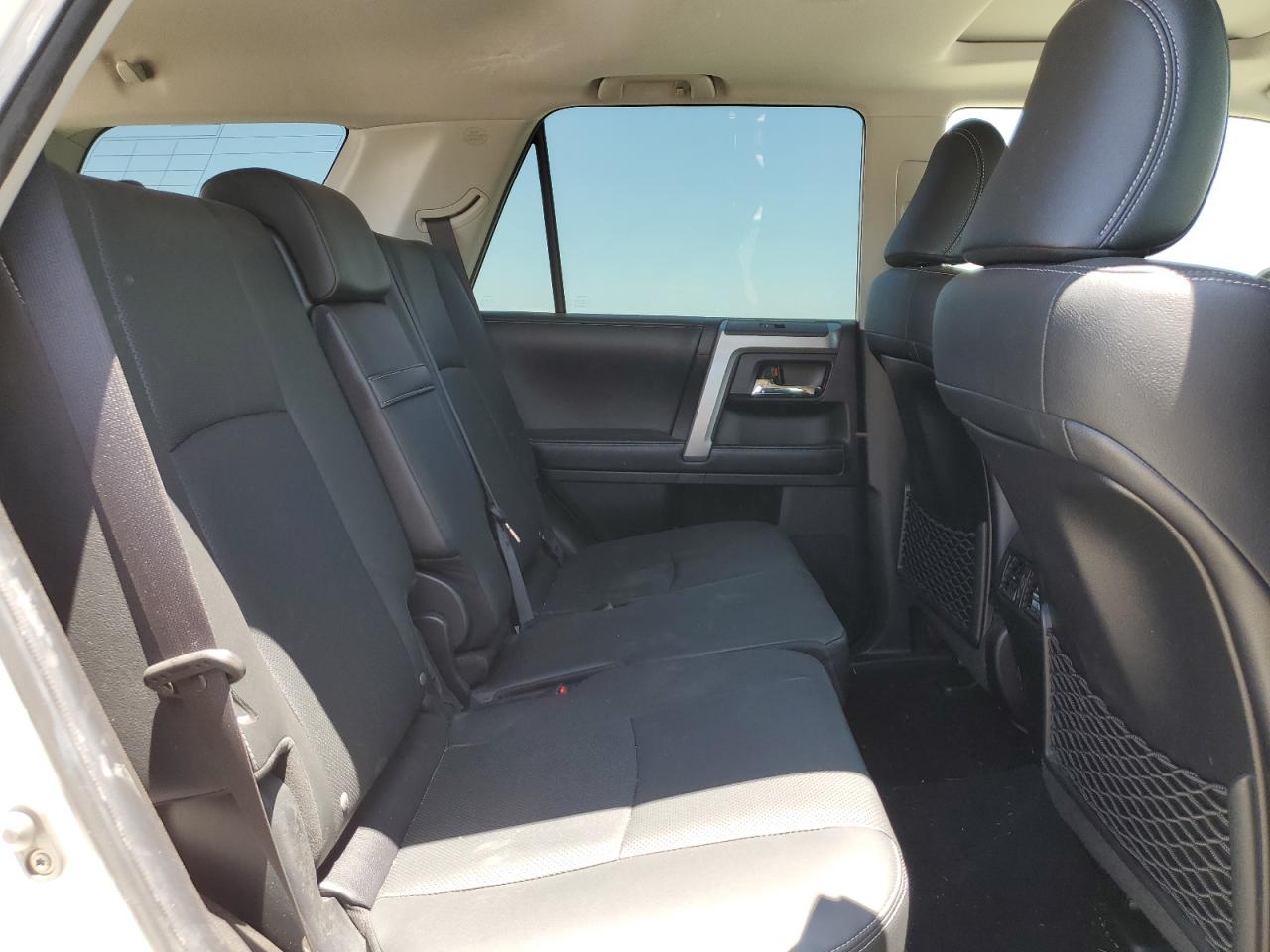2018 Toyota 4Runner Sr5/Sr5 Premium VIN: JTEBU5JRXJ5551527 Lot: 63147035
