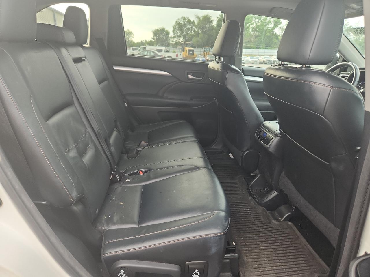 2015 Toyota Highlander Xle VIN: 5TDJKRFH1FS188596 Lot: 65394965