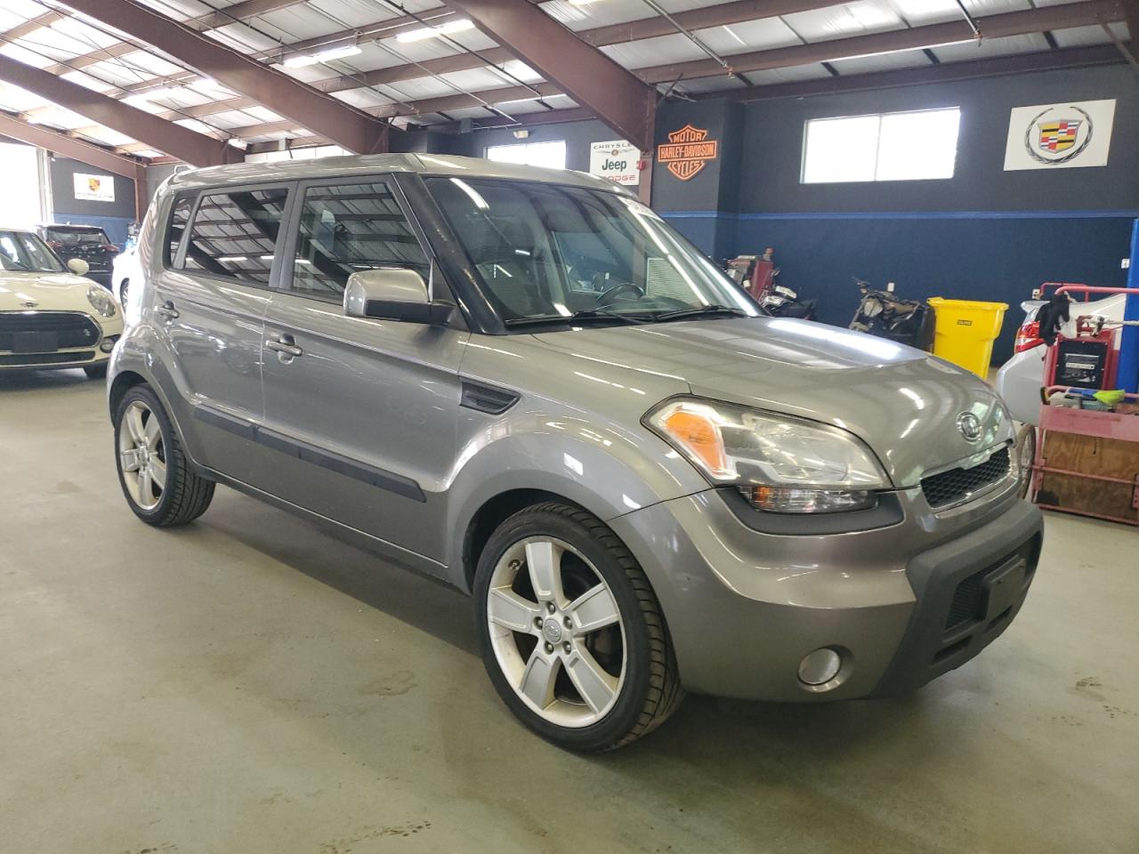 2011 Kia Soul + VIN: KNDJT2A22B7215610 Lot: 64628935