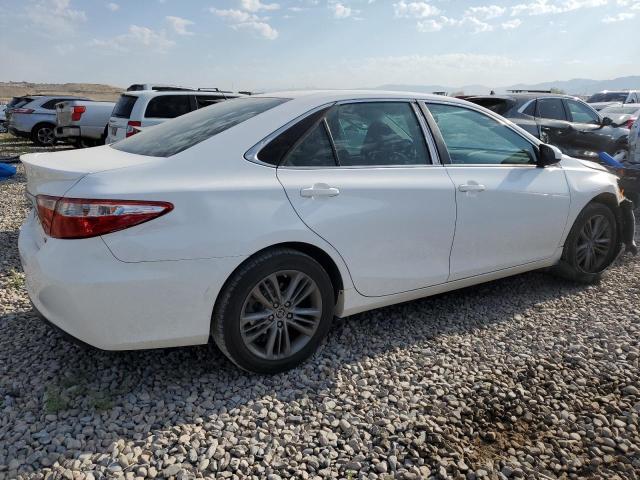  TOYOTA CAMRY 2015 Biały