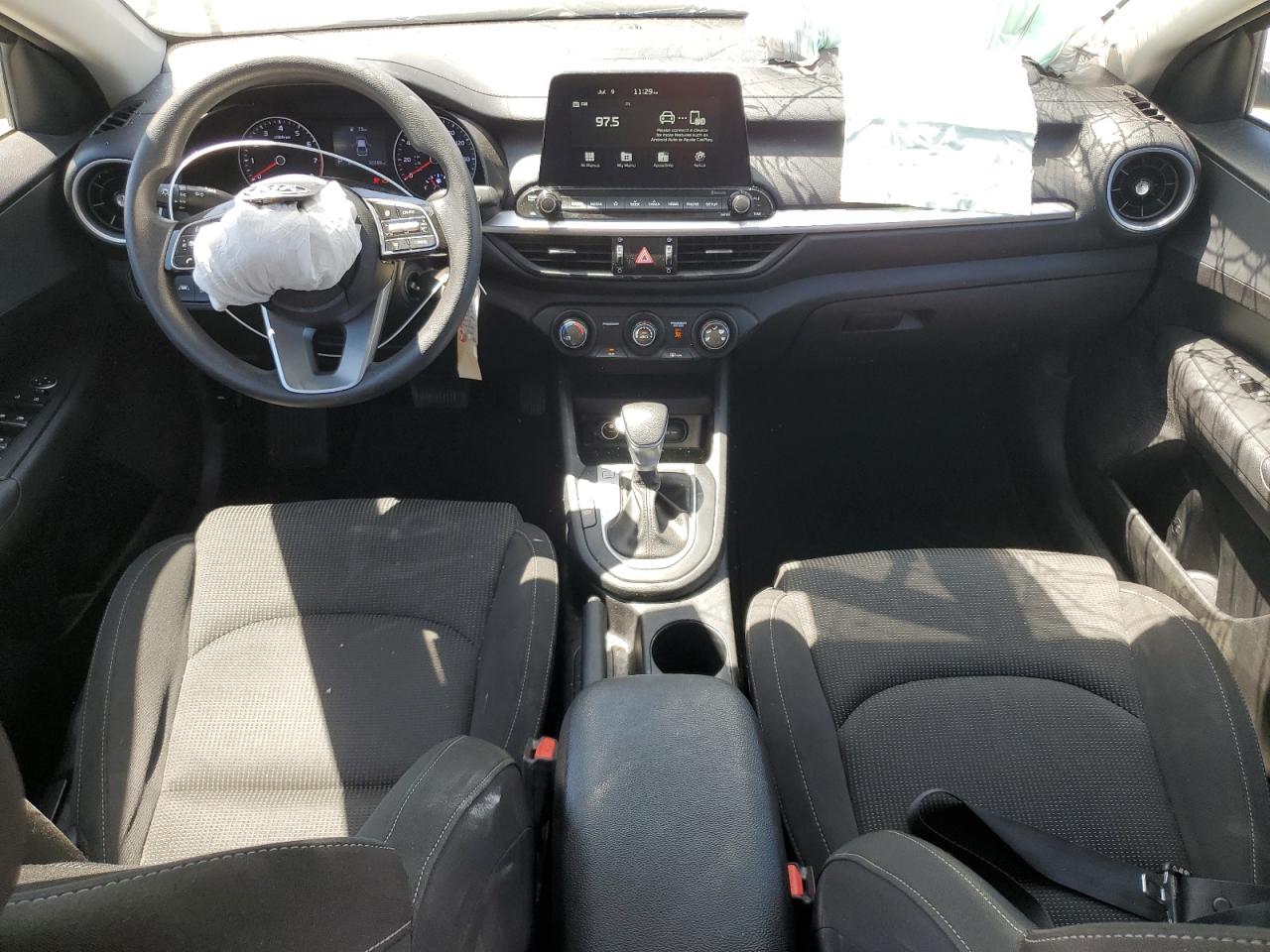 3KPF24AD2ME404637 2021 Kia Forte Fe