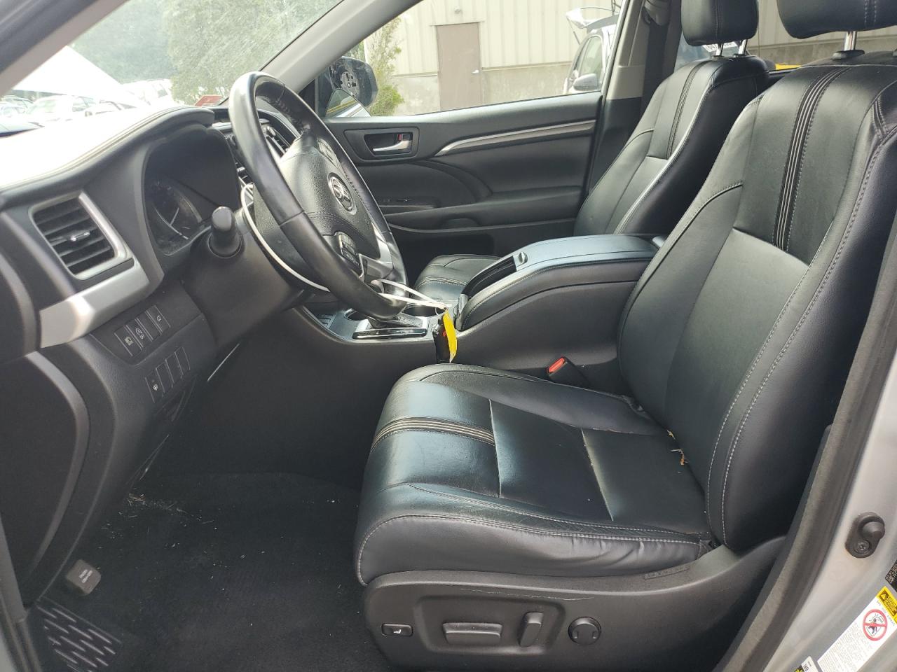 2018 Toyota Highlander Se VIN: 5TDJZRFH4JS548951 Lot: 64453995