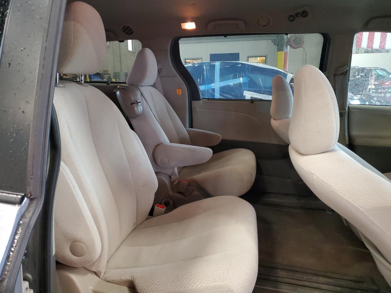 5tdkk3dc6cs215022 5TDKK3DC6CS215022 2012 Toyota Sienna Le