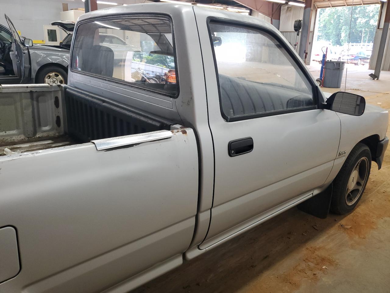 1992 Toyota Pickup 1 Ton Long Bed Dlx VIN: JT4VN82NXN5004548 Lot: 64133805