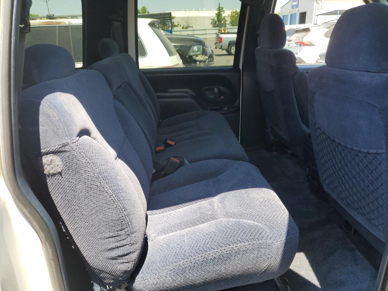 1999 Chevrolet Suburban K2500 VIN: 1GNGK26JXXJ384868 Lot: 63163395