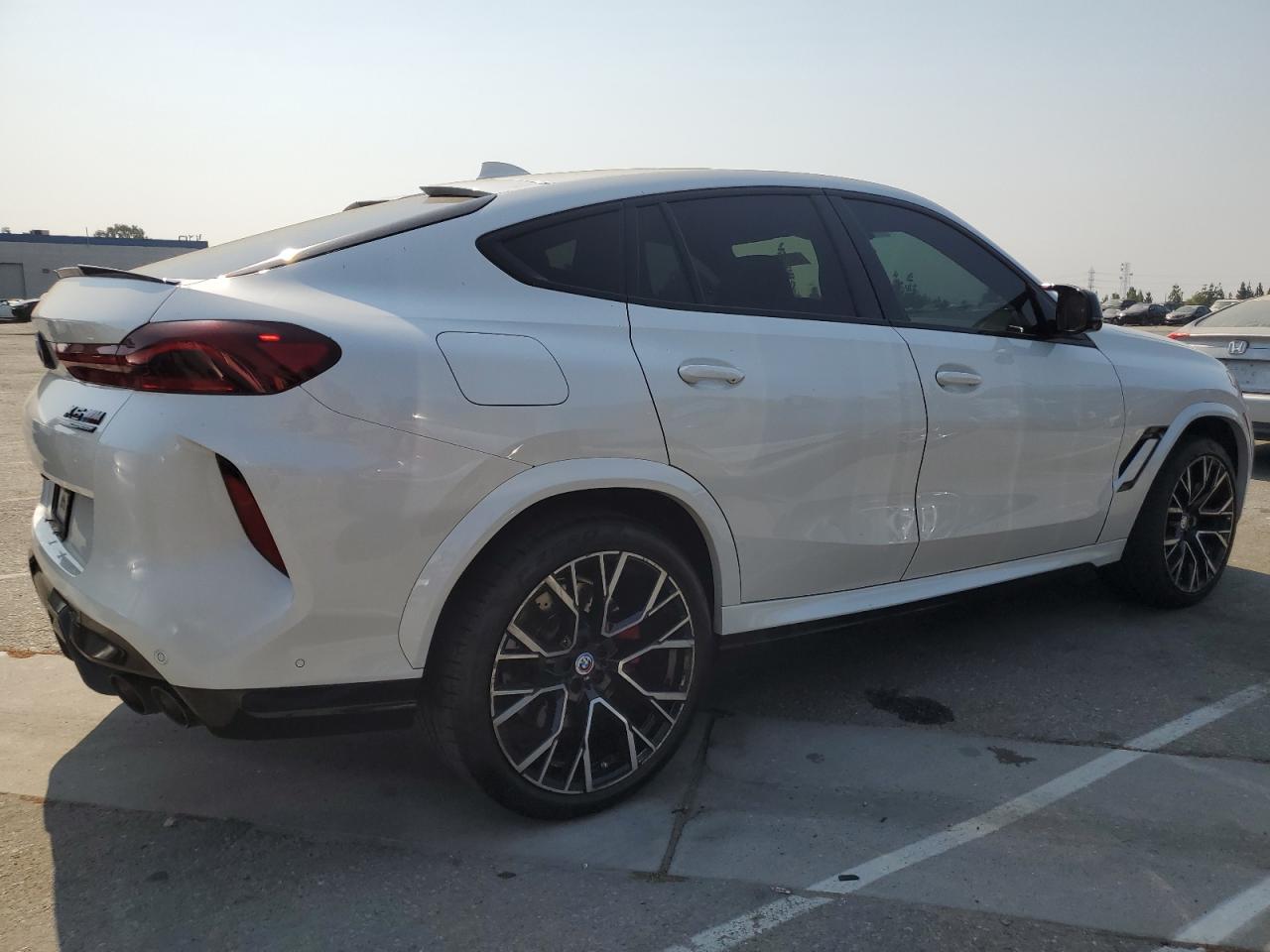 2022 BMW X6 M VIN: 5YMCY0C01N9M56990 Lot: 64793995