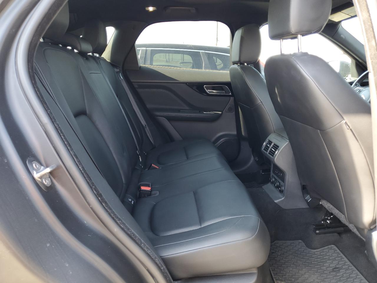 2018 Jaguar F-Pace Premium VIN: SADCJ2FX0JA255130 Lot: 63700125