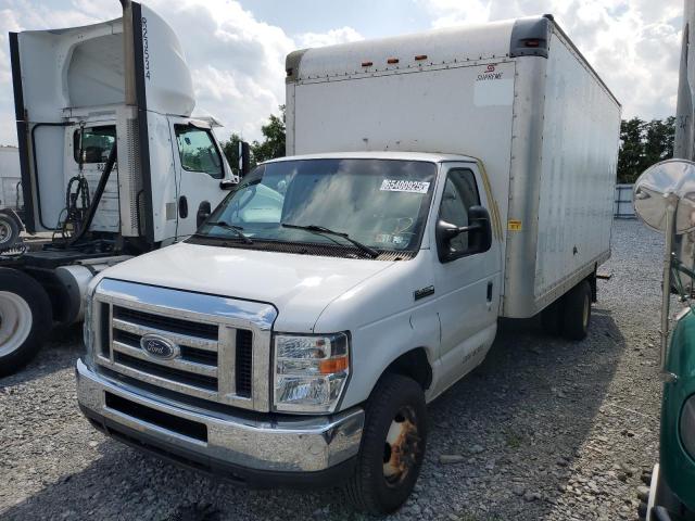 2017 Ford Econoline E450 Super Duty Cutaway Van