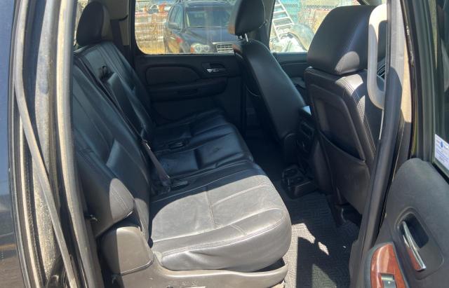 Parquets CHEVROLET SUBURBAN 2014 Black