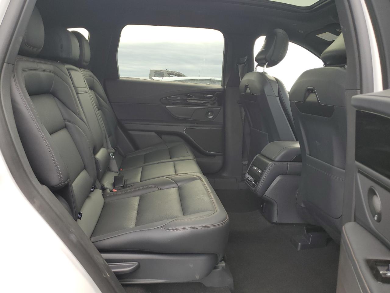 2025 Lincoln Nautilus Premiere VIN: 5LMPJ8J42SJ882001 Lot: 66472505